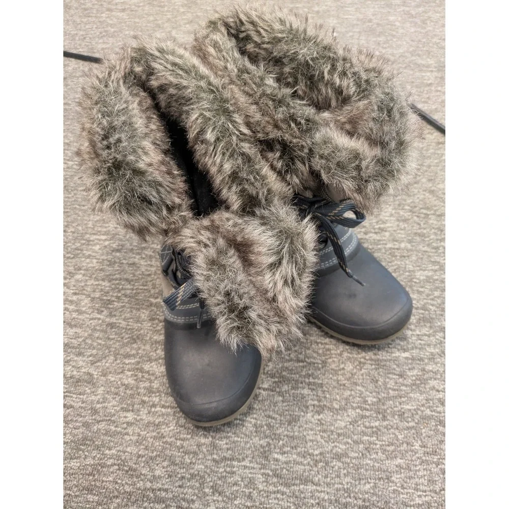 Khombu Snow‎ Boots Women's Size 7M Gray Black Faux Fur Trim Lace Up